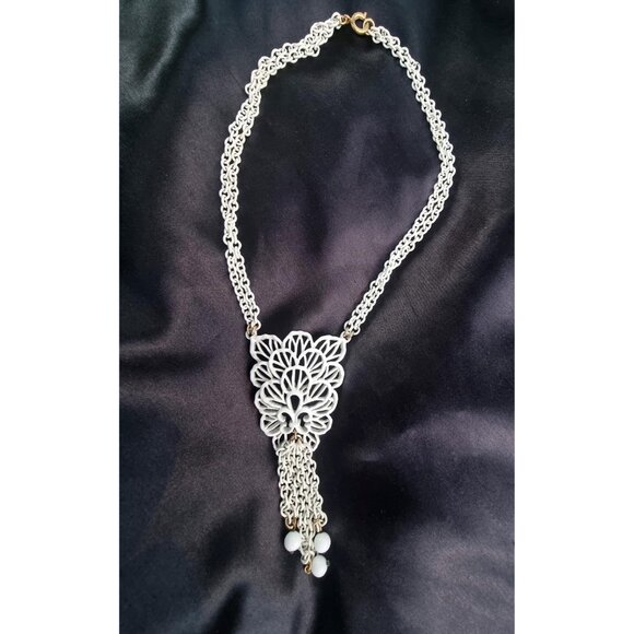 Rare Find Vintage CROWN TRIFARI 1960s Signed White Enamel Pendant Necklace - Picture 3 of 9